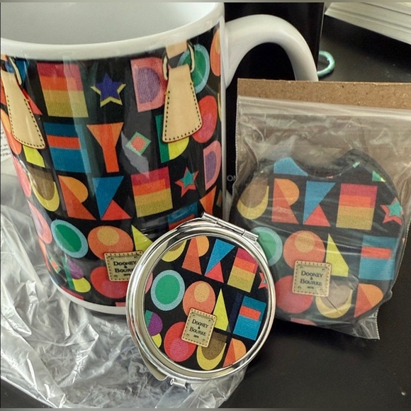 Fashion Inspired Multicolor Mug, Compact Mirror & 2 Sets of Car Coasters - Picture 1 of 6